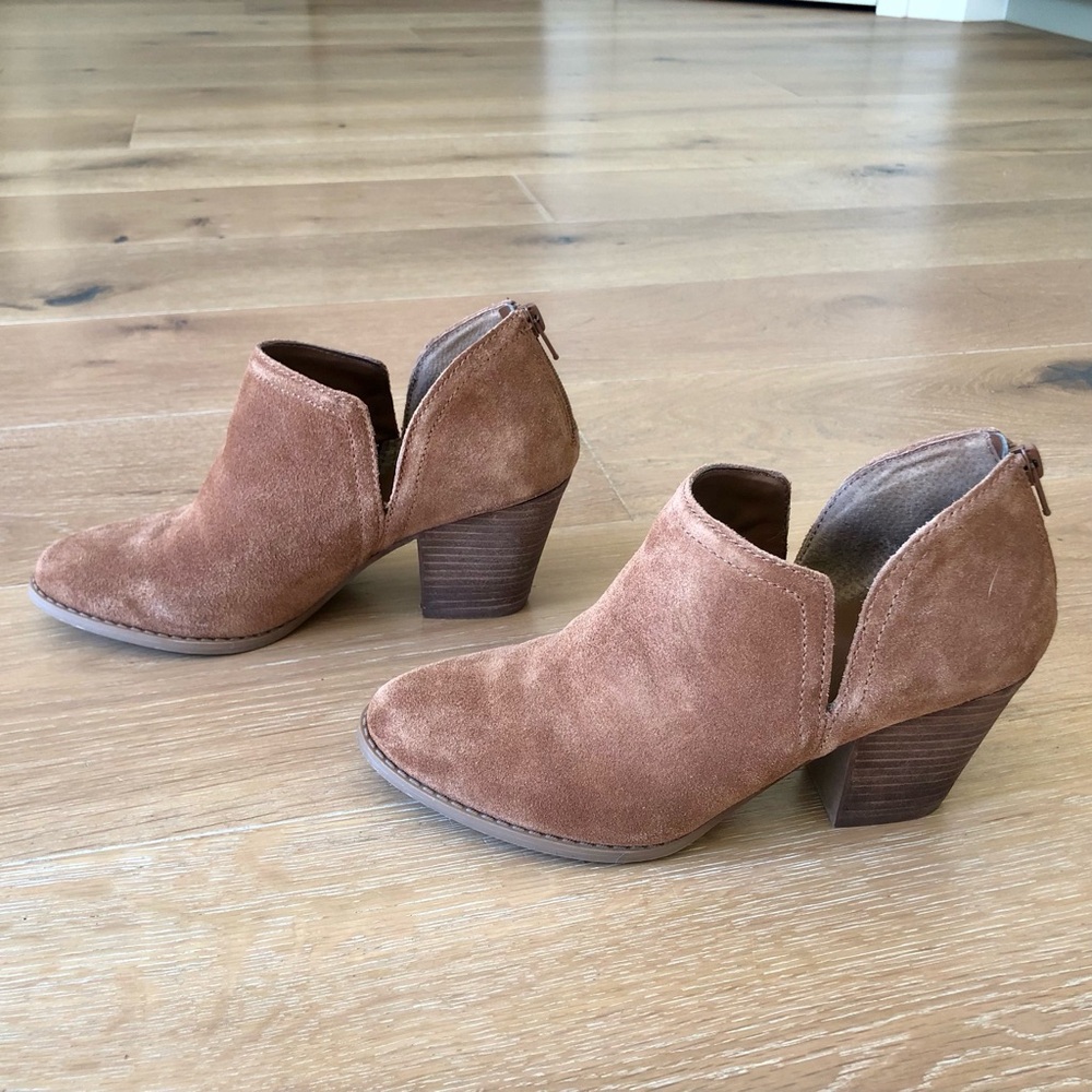 Fergie Carmin Brown Suede Ankle Boot Size 8M - New Without Box